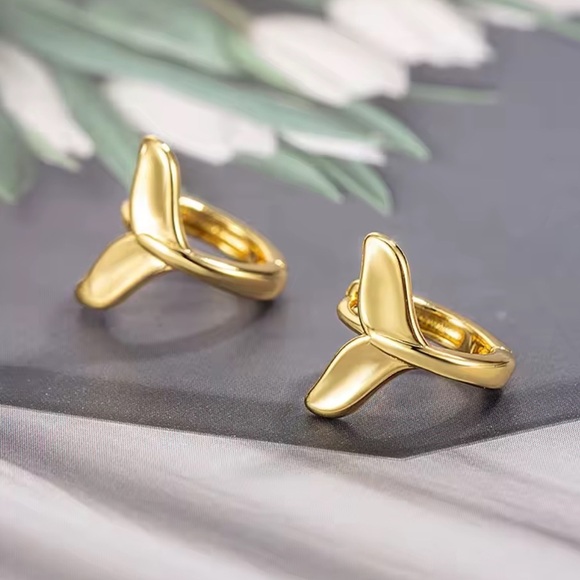 JewelbyEllie Jewelry - Mermaid Whisper Gold Mermaid & Whale Tail Earrings